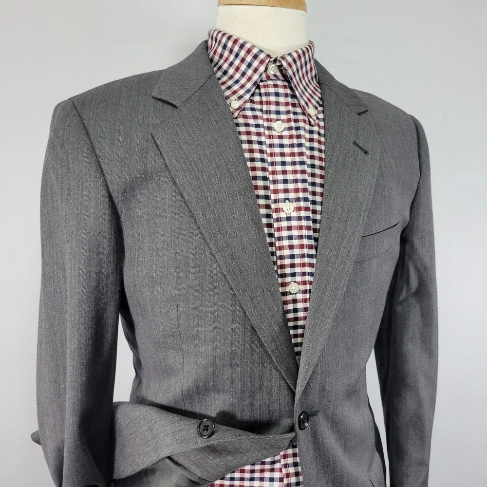 JOS A BANK Signature Mens Sport Coat Blazer Two Button Gray Wool Herringbone 38R